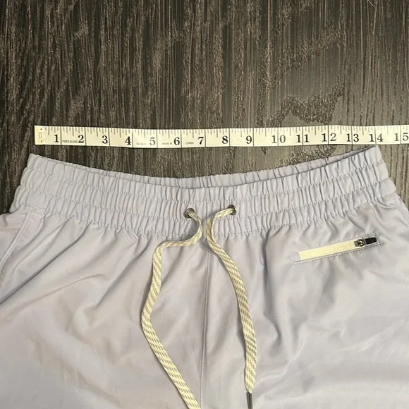Vuori Women’s Clementine Short 2.0 4” Inseam in Periwinkle, Size Large - Picture 6 of 14